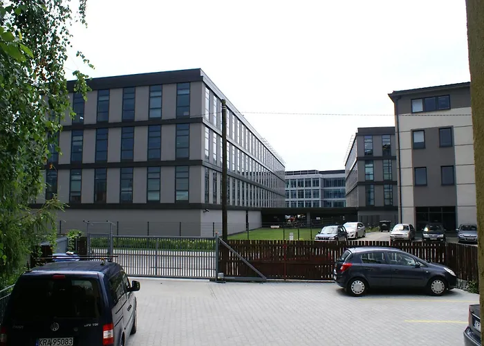Cozy, Equipped Apartment With Free Monitored Private Parking Close To Old Town